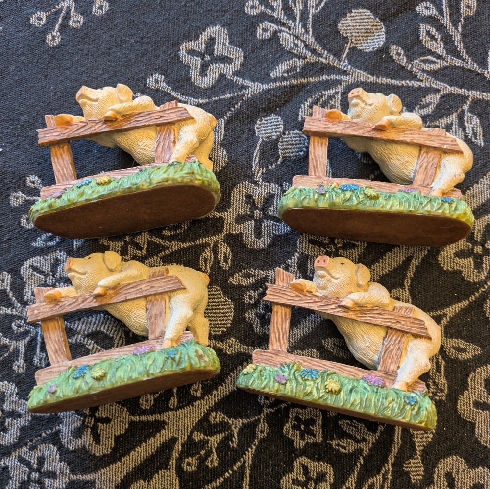 Piggy Napkin Rings (4) (Free With $50.00 Purchase)